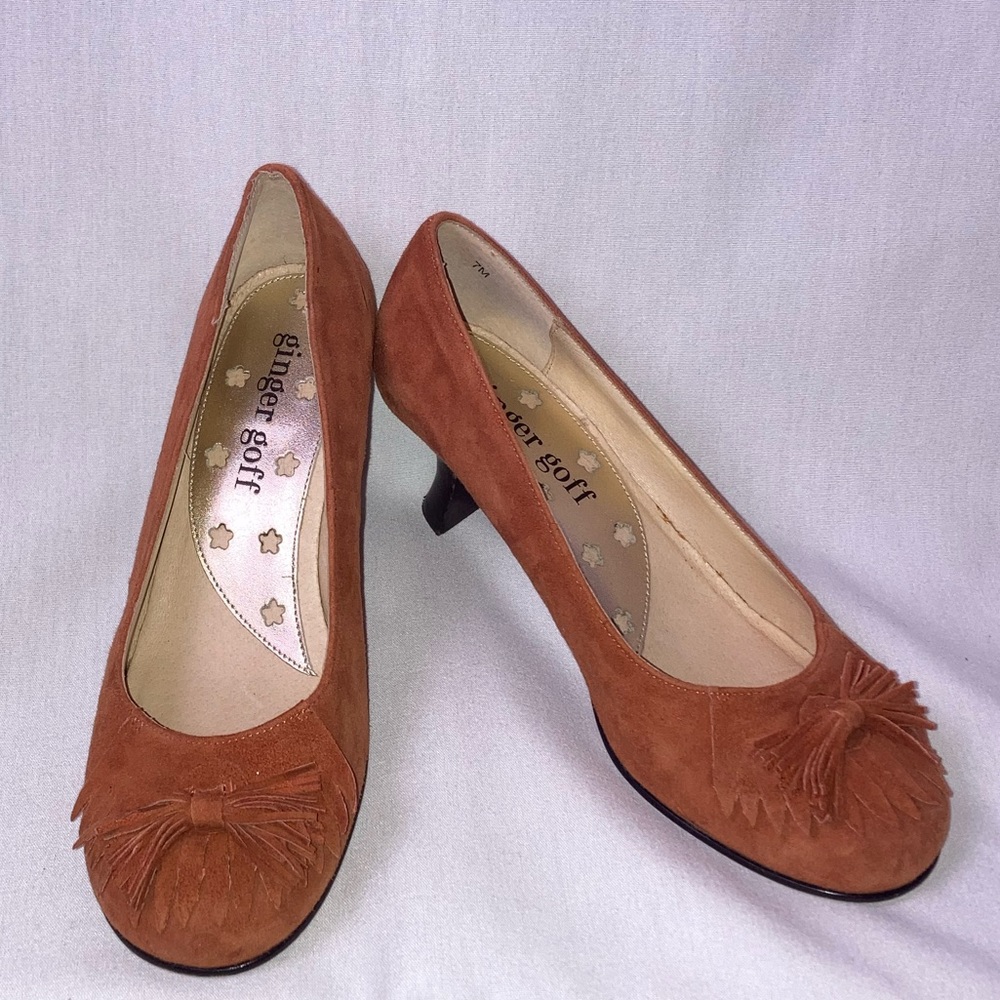 👠Ginger Goff 7M Suede Heels